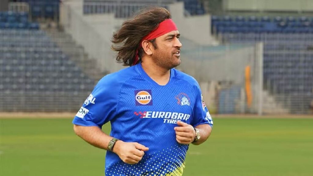 MS Dhoni's hairstyle